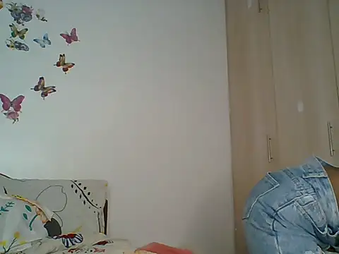 Snapshot of Oliviia_ chatting on 10.16.25 Oliviia online show from 10.16.25