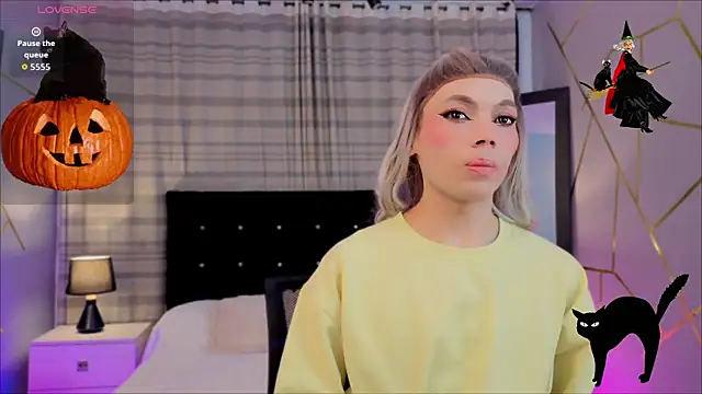 Megan Do Santos online show from 10.25.25