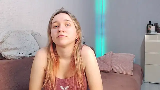 lovely hayley online show from 12.20.25