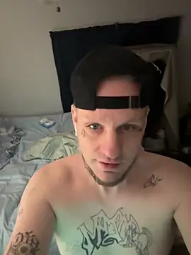 Snapshot of VixyGang chatting on 02.15.26 VixyGang online show from 02.15.26