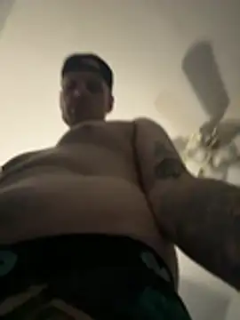 Snapshot of VixyGang chatting on 02.18.26 VixyGang online show from 02.18.26