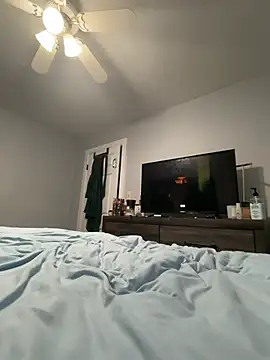 Snapshot of VixyGang chatting on 02.18.26 VixyGang online show from 02.18.26