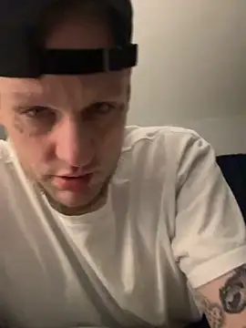 Snapshot of VixyGang chatting on 02.21.26 VixyGang online show from 02.21.26