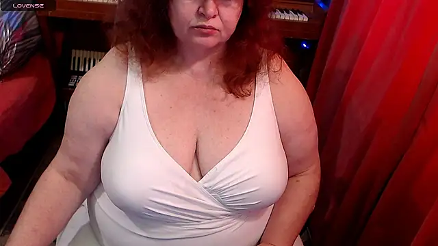 Snapshot of RoseRed69 chatting on 02.08.26 RoseRed69 online show from 02.08.26