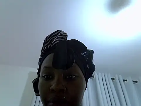 Queen loveer online show from 03.24.26