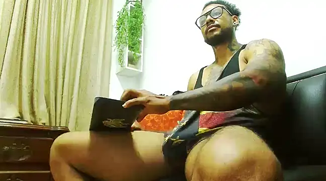 Snapshot of LewisStrong chatting on 02.16.25 LewisStrong online show from 02.16.25