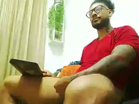 Snapshot of LewisStrong chatting on 03.02.25 LewisStrong online show from 03.02.25