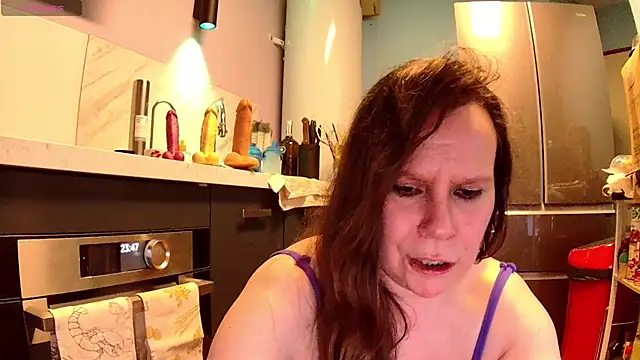 Snapshot of Endrocleia chatting on 01.21.25 Endrocleia online show from 01.21.25