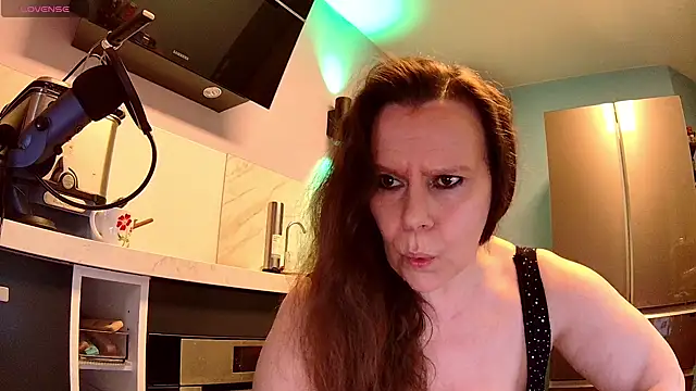 Snapshot of Endrocleia chatting on 02.23.25 Endrocleia online show from 02.23.25