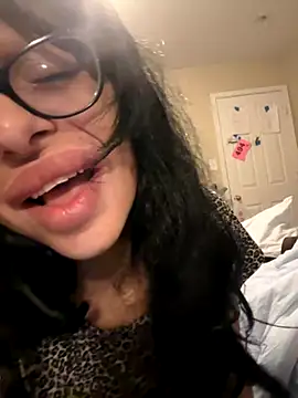 myloveforyouu online show from 11.19.25