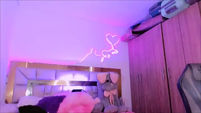 Snapshot of Lucidollts_ chatting on 01.13.25 Lucidollts online show from 01.13.25