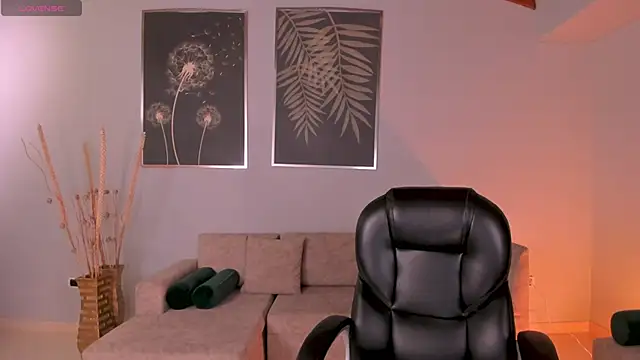 ValeriaRiveraX online show from 12.14.25