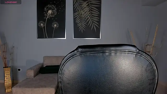 KatieStonne online show from 10.28.25