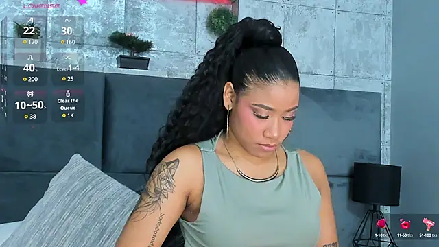 Snapshot of Salome_Diaz_ chatting on 03.22.25 Salome Diaz  online show from 03.22.25