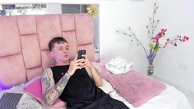 Dylanwhite23  online show from 01.29.25