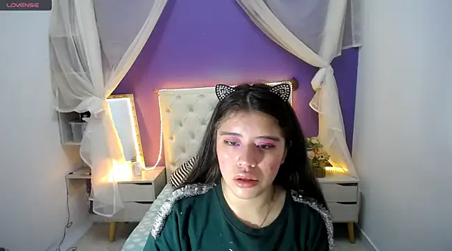 Snapshot of Ingrid_Casas chatting on 12.29.24 Ingrid Casas online show from 12.29.24