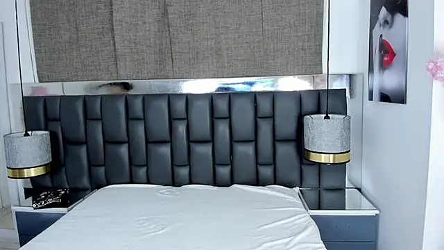 Snapshot of _cat_18 chatting on 01.03.25  cat 18 online show from 01.03.25