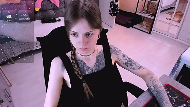 NaniMoore online show from 01.08.25