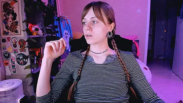 NaniMoore online show from 03.01.25