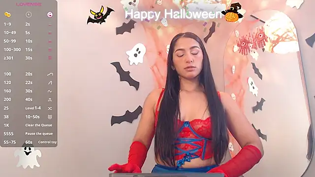 Thayssa ross online show from 10.31.25