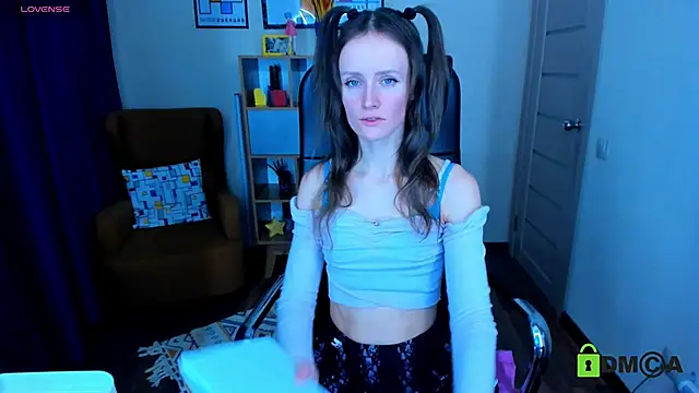 FrancescaCollins online show from 03.04.25