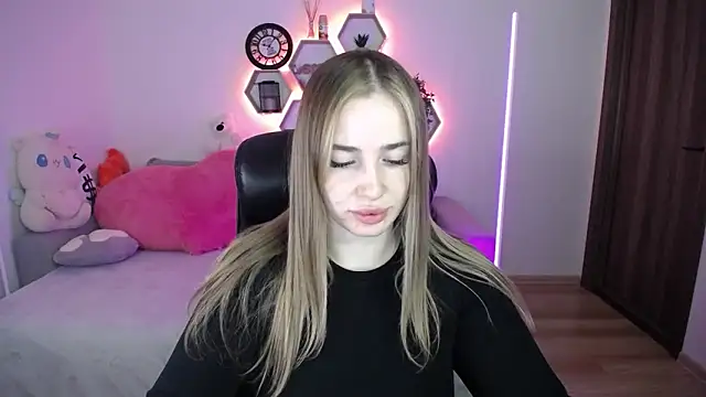 Snapshot of SabrinViolet chatting on 05.03.26 SabrinViolet online show from 05.03.26