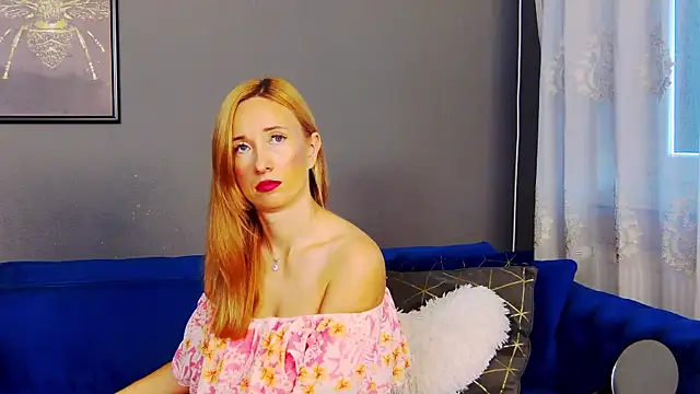 Snapshot of AnneHove chatting on 07.18.26 AnneHove online show from 07.18.26
