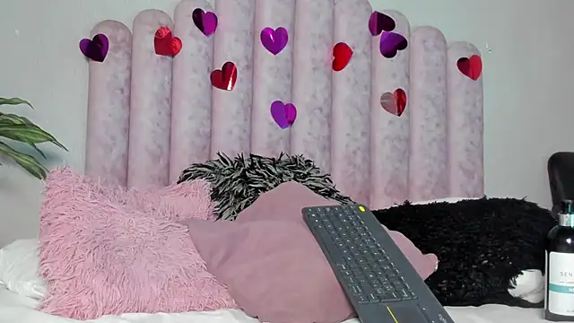 SusanBenett online show from 02.28.25