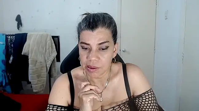 vikyadams online show from 02.28.25