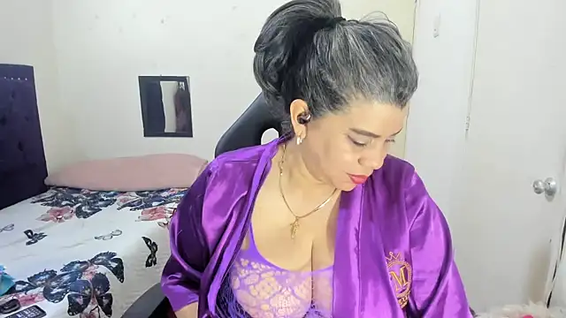 vikyadams online show from 02.13.26