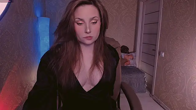 Eesmaaarrr online show from 09.25.25