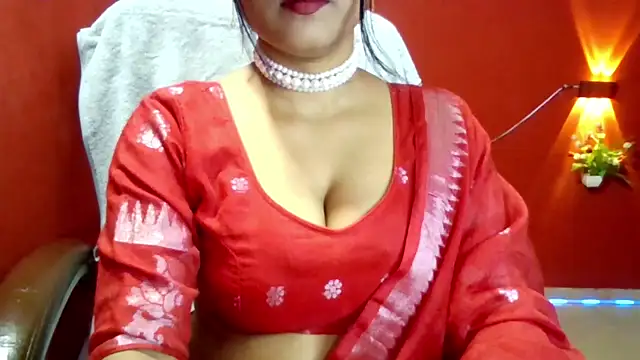 Snapshot of Queenhimanshi chatting on 09.17.25 Queenhimanshi online show from 09.17.25