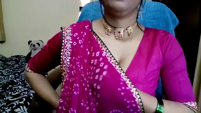 Snapshot of Queenhimanshi chatting on 02.19.26 Queenhimanshi online show from 02.19.26