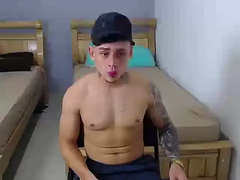 Snapshot of nino_rousse chatting on 09.18.25 nino rousse online show from 09.18.25