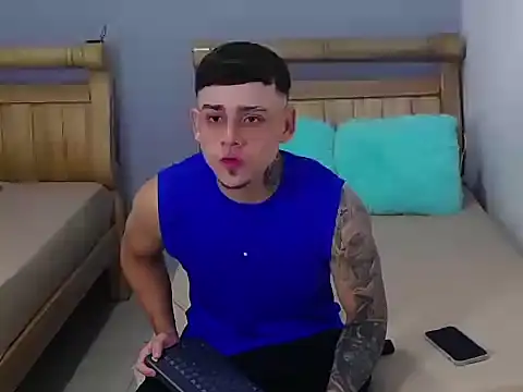 Snapshot of nino_rousse chatting on 10.21.25 nino rousse online show from 10.21.25