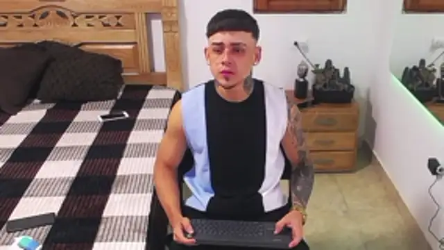 Snapshot of nino_rousse chatting on 11.18.25 nino rousse online show from 11.18.25