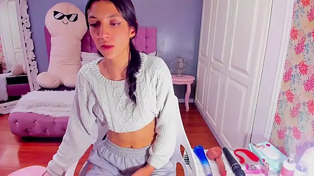 Iris Stone  online show from 01.10.25