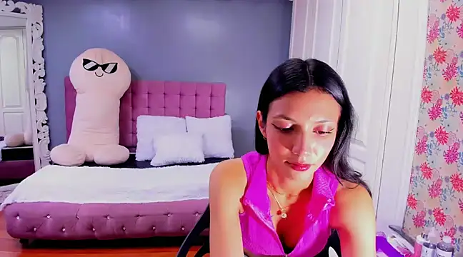 Iris Stone  online show from 01.27.25