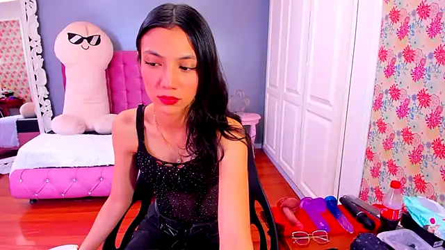 Iris Stone  online show from 02.17.25