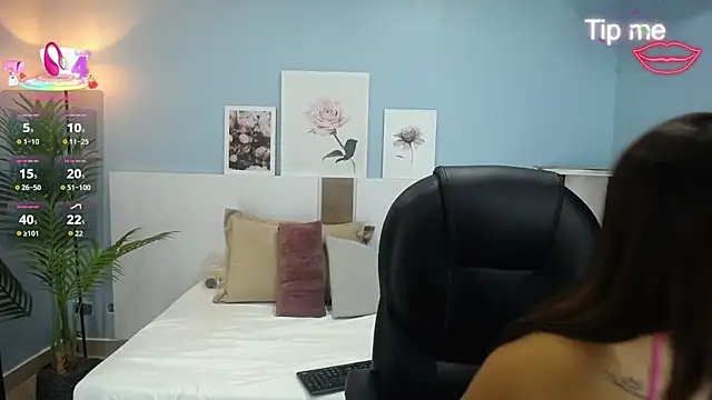 Snapshot of katy_ruiz chatting on 06.17.26 katy ruiz online show from 06.17.26