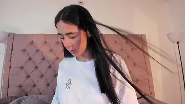 Snapshot of xanna_sweet chatting on 01.28.25 xanna sweet online show from 01.28.25