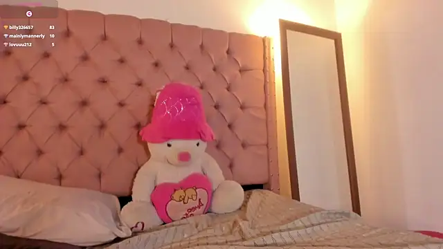 Snapshot of xanna_sweet chatting on 02.07.25 xanna sweet online show from 02.07.25