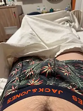 Snapshot of youngermansas chatting on 09.25.25 youngermansas online show from 09.25.25