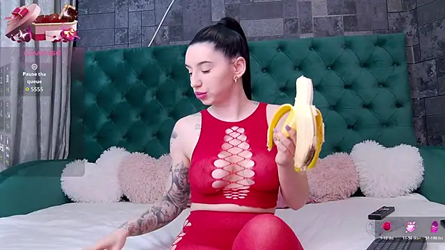 BrianaBratty online show from 11.19.25