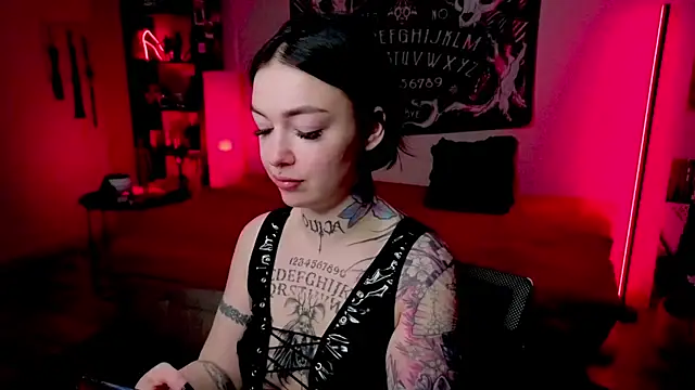 Snapshot of Magic_Allie chatting on 06.16.26 Magic Allie online show from 06.16.26