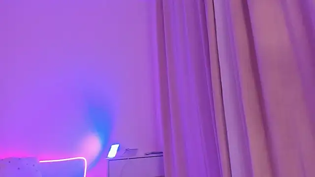 Snapshot of Eva_Davi chatting on 02.13.25 Eva Davi online show from 02.13.25