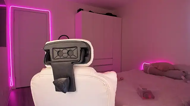 Snapshot of Eva_Davi chatting on 02.16.25 Eva Davi online show from 02.16.25