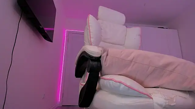 Snapshot of Eva_Davi chatting on 03.19.25 Eva Davi online show from 03.19.25