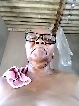 Snapshot of naughtygrannyXXX chatting on 01.28.25 naughtygrannyXXX online show from 01.28.25