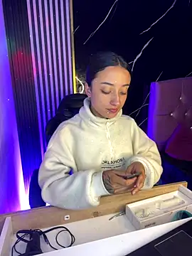 Ady 18 online show from 11.20.25